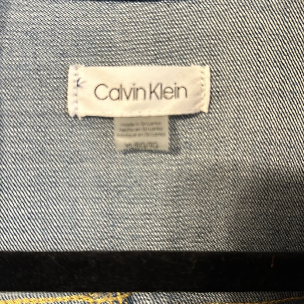 Calvin Klein size XL crop jean jacket - Picture 2 of 5